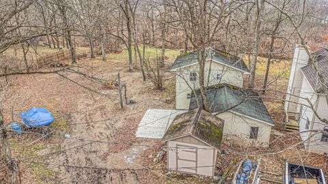 A home in Putnam Twp