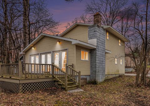 A home in Putnam Twp