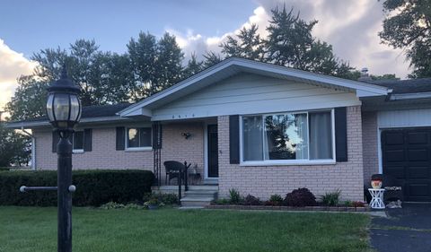 A home in West Bloomfield Twp