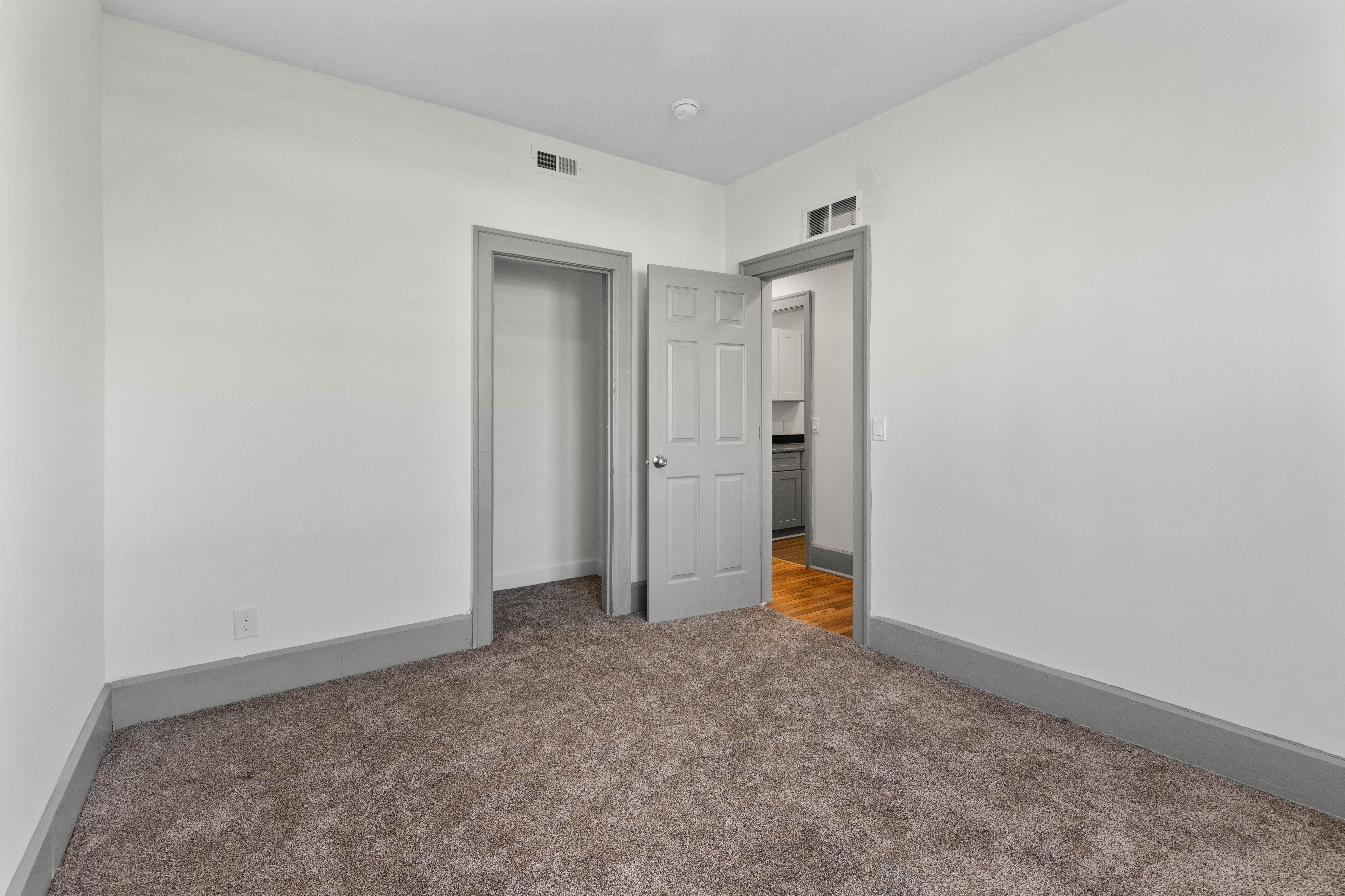 Detroit, Michigan 48202, United States, 2 Bedrooms Bedrooms, ,1 BathroomBathrooms,Residential,Active,5354