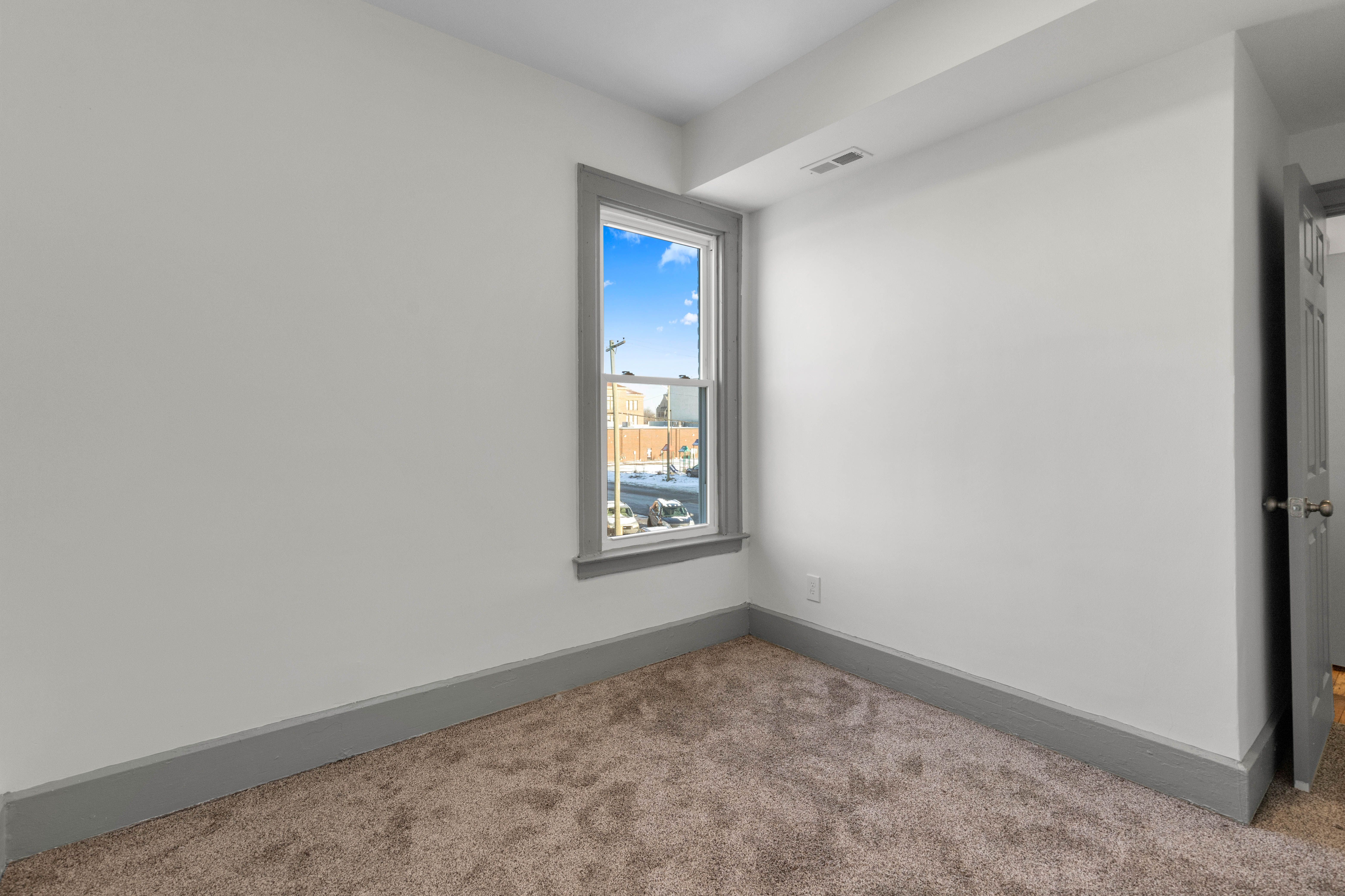 Detroit, Michigan 48202, United States, 2 Bedrooms Bedrooms, ,1 BathroomBathrooms,Residential,Active,5354