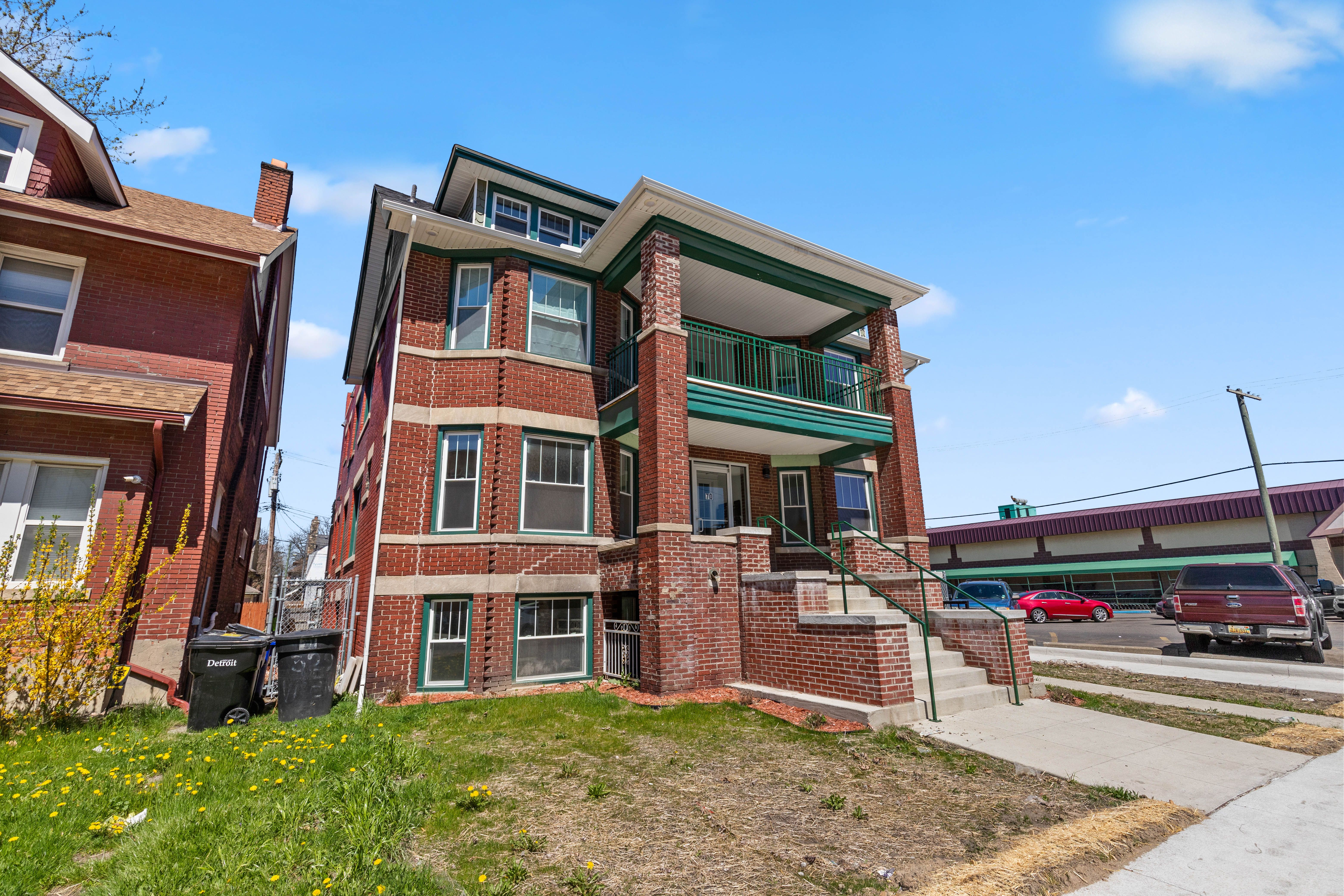 Detroit, Michigan 48202, United States, 2 Bedrooms Bedrooms, ,1 BathroomBathrooms,Residential,Active,5354