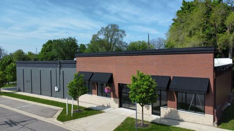 211 W MAIN Street Pinckney Village Livingston MI 48169