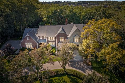 A home in Bloomfield Hills