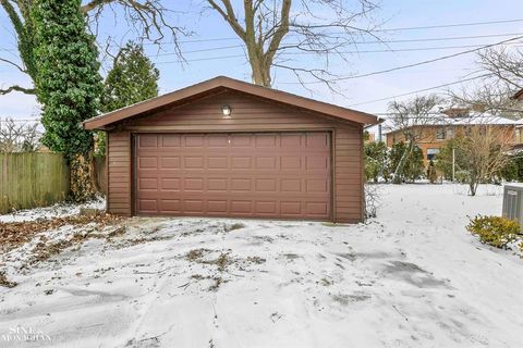 A home in Grosse Pointe Park