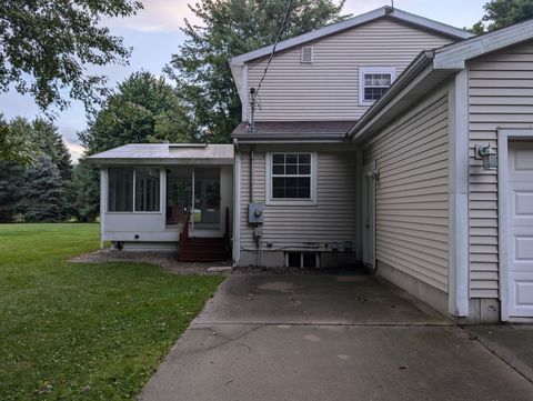 A home in Alaiedon Twp