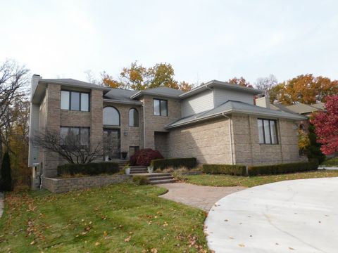 A home in West Bloomfield Twp