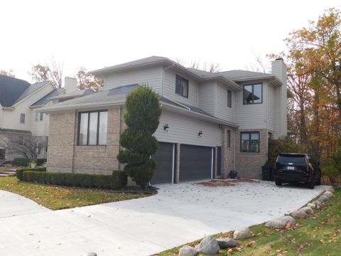 A home in West Bloomfield Twp