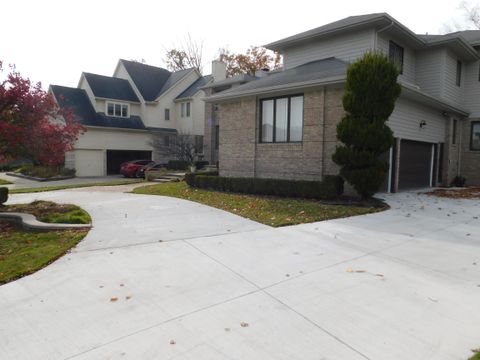 A home in West Bloomfield Twp