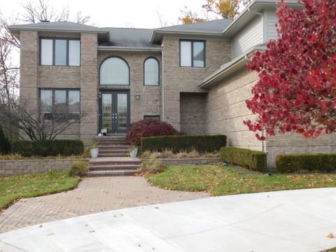 A home in West Bloomfield Twp