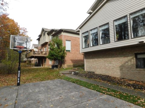 A home in West Bloomfield Twp