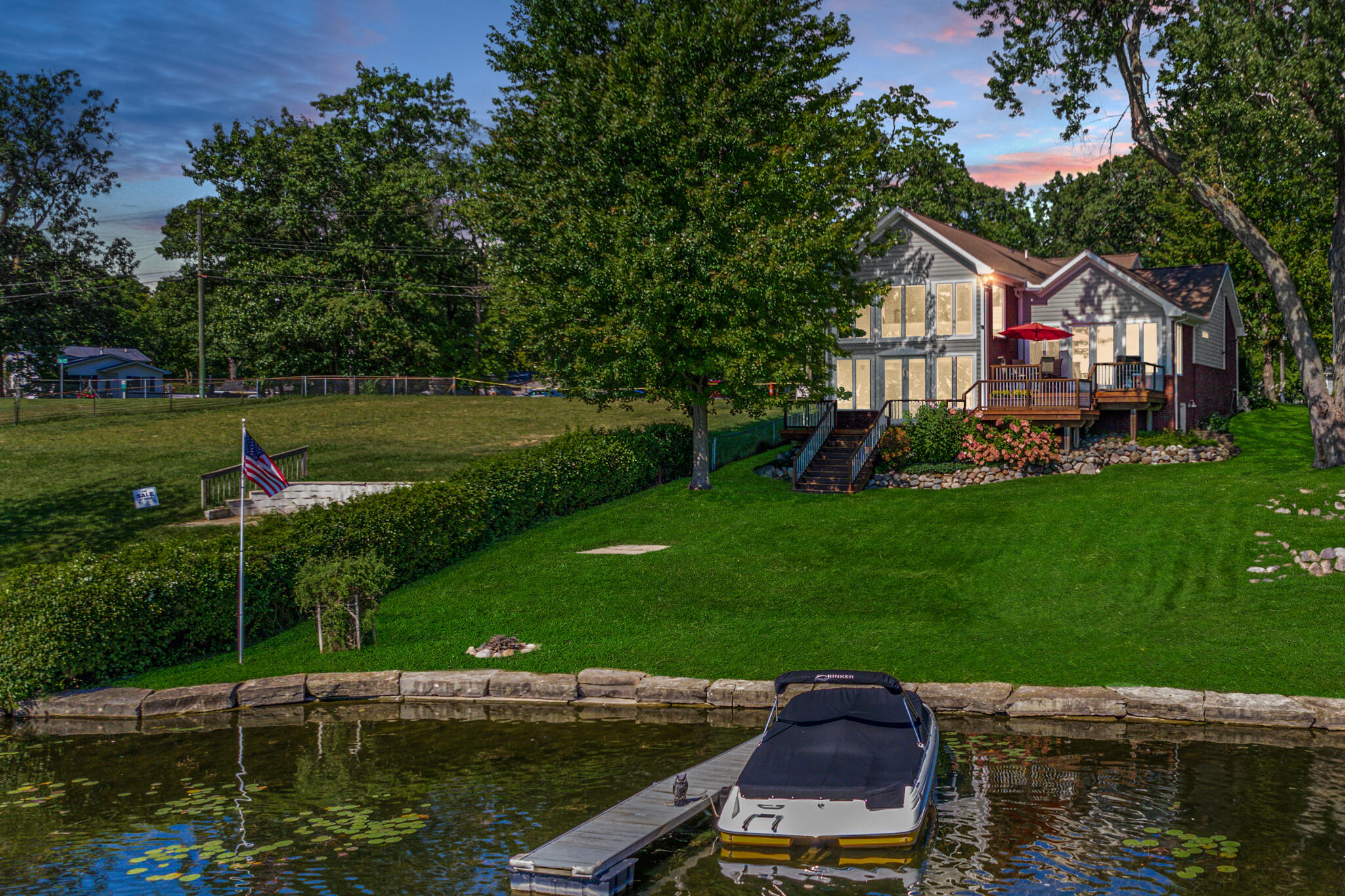 View Waterford Twp, MI 48329 house
