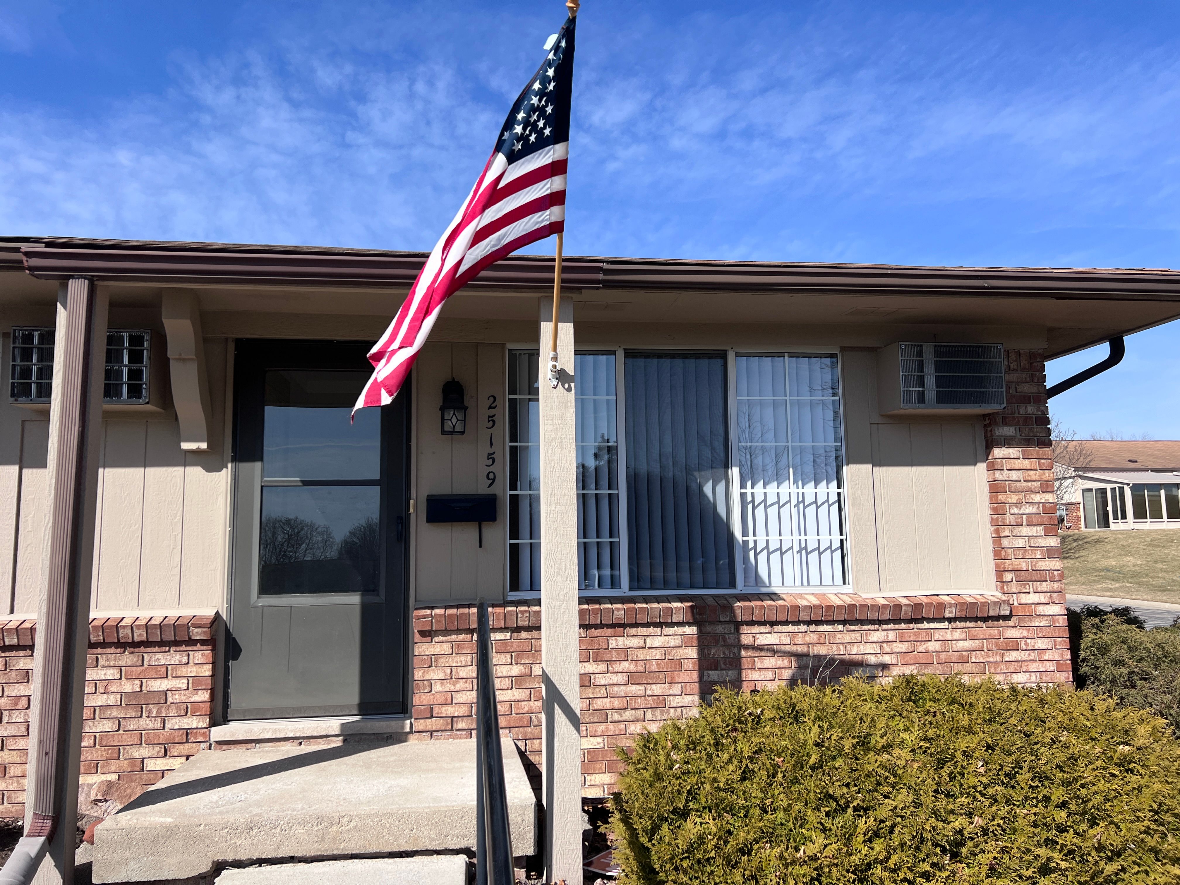 25159 Franklin Terrace 8

                                                                             South Lyon                                

                                    , MI - $139,000
