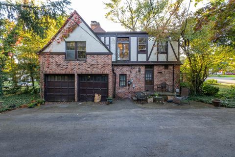 A home in Bloomfield Twp