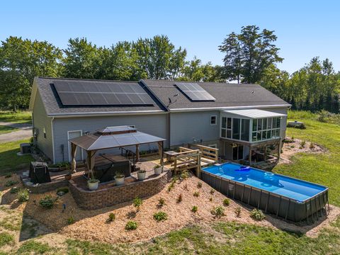 A home in South Haven Twp