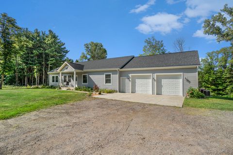 A home in South Haven Twp