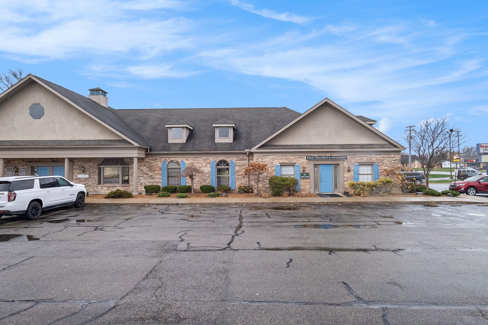 1063 W HILL Road