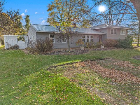 A home in Grass Lake Vlg