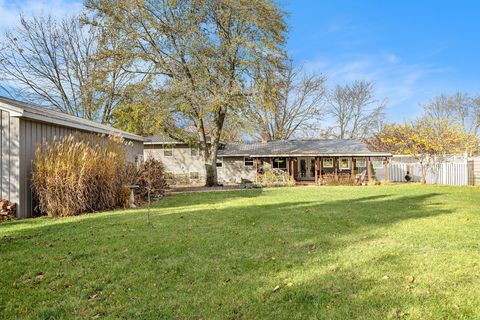 A home in Grass Lake Vlg