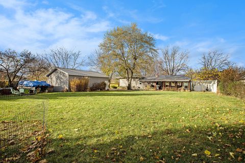 A home in Grass Lake Vlg