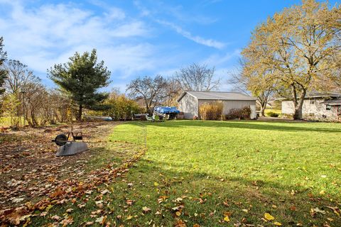 A home in Grass Lake Vlg