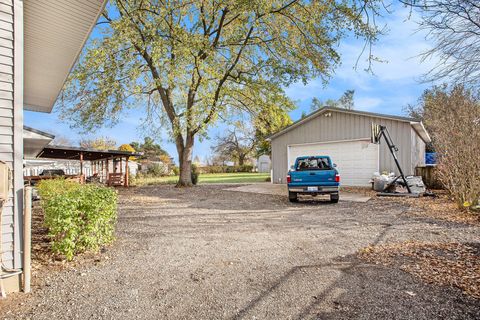 A home in Grass Lake Vlg