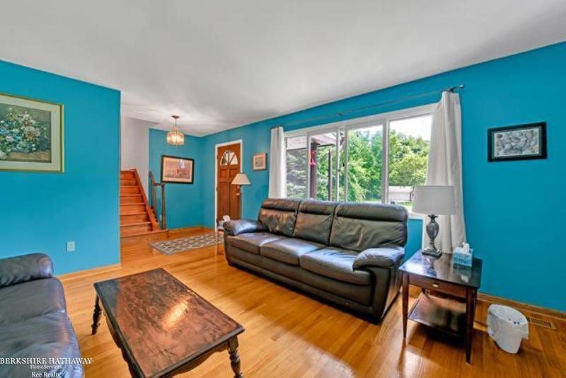 Photo 20 of 46 of 415 Morton Street house
