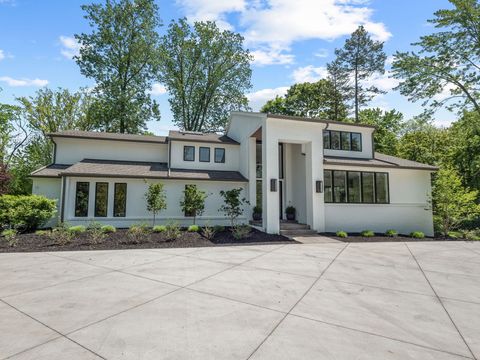 A home in Bloomfield Twp