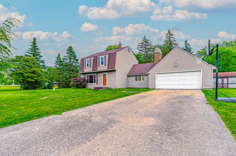 A home in Grand Blanc Twp