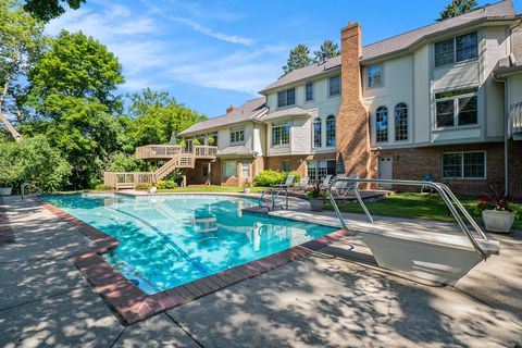 A home in Bloomfield Twp