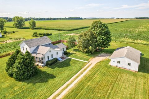 A home in Blumfield Twp