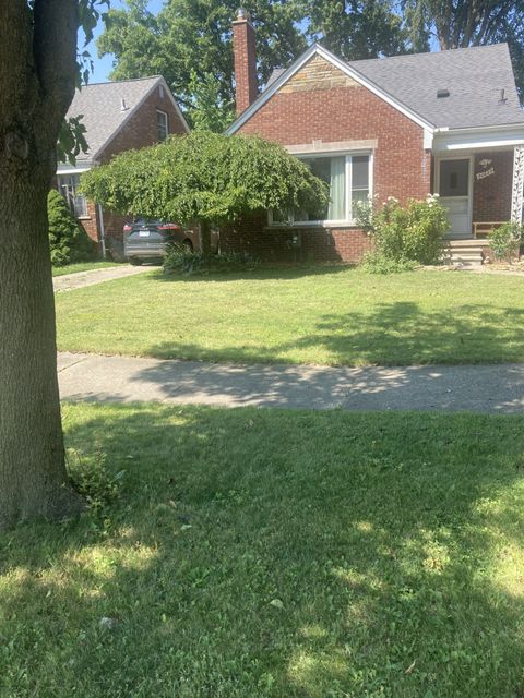 A home in Harper Woods