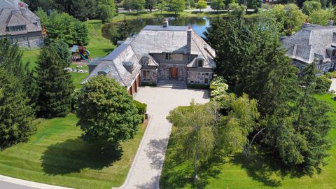 A home in Bloomfield Twp