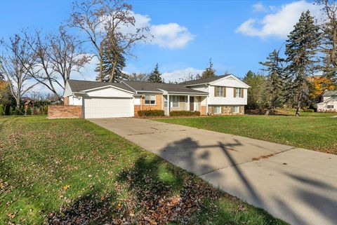 A home in West Bloomfield Twp