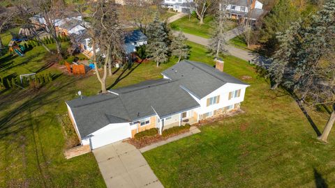 A home in West Bloomfield Twp