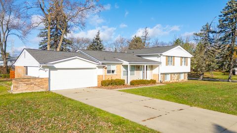 A home in West Bloomfield Twp