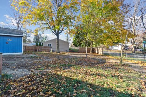 A home in Holly Vlg