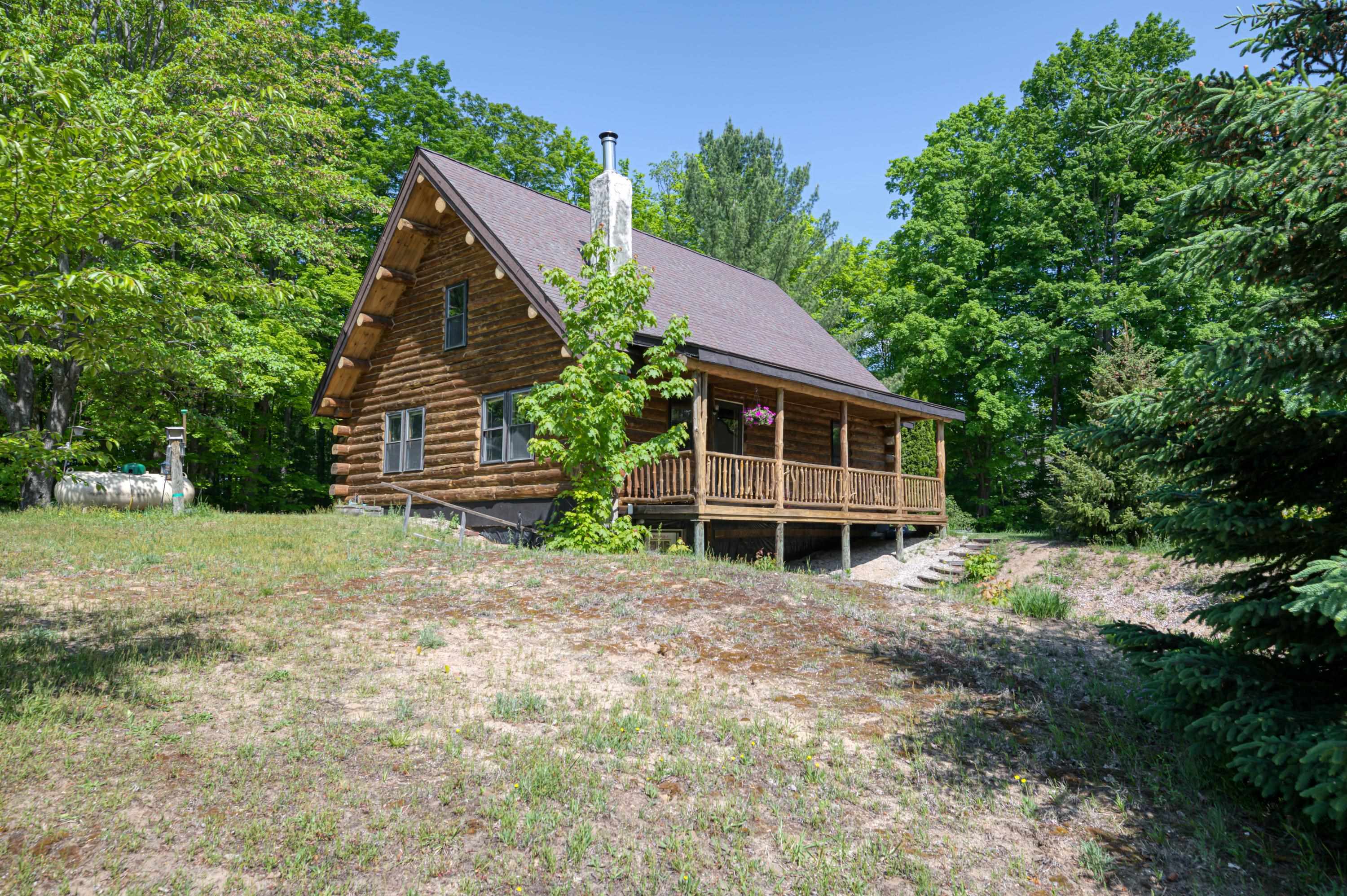 Photo 6 of 67 of 264 SE W Sharon Road house