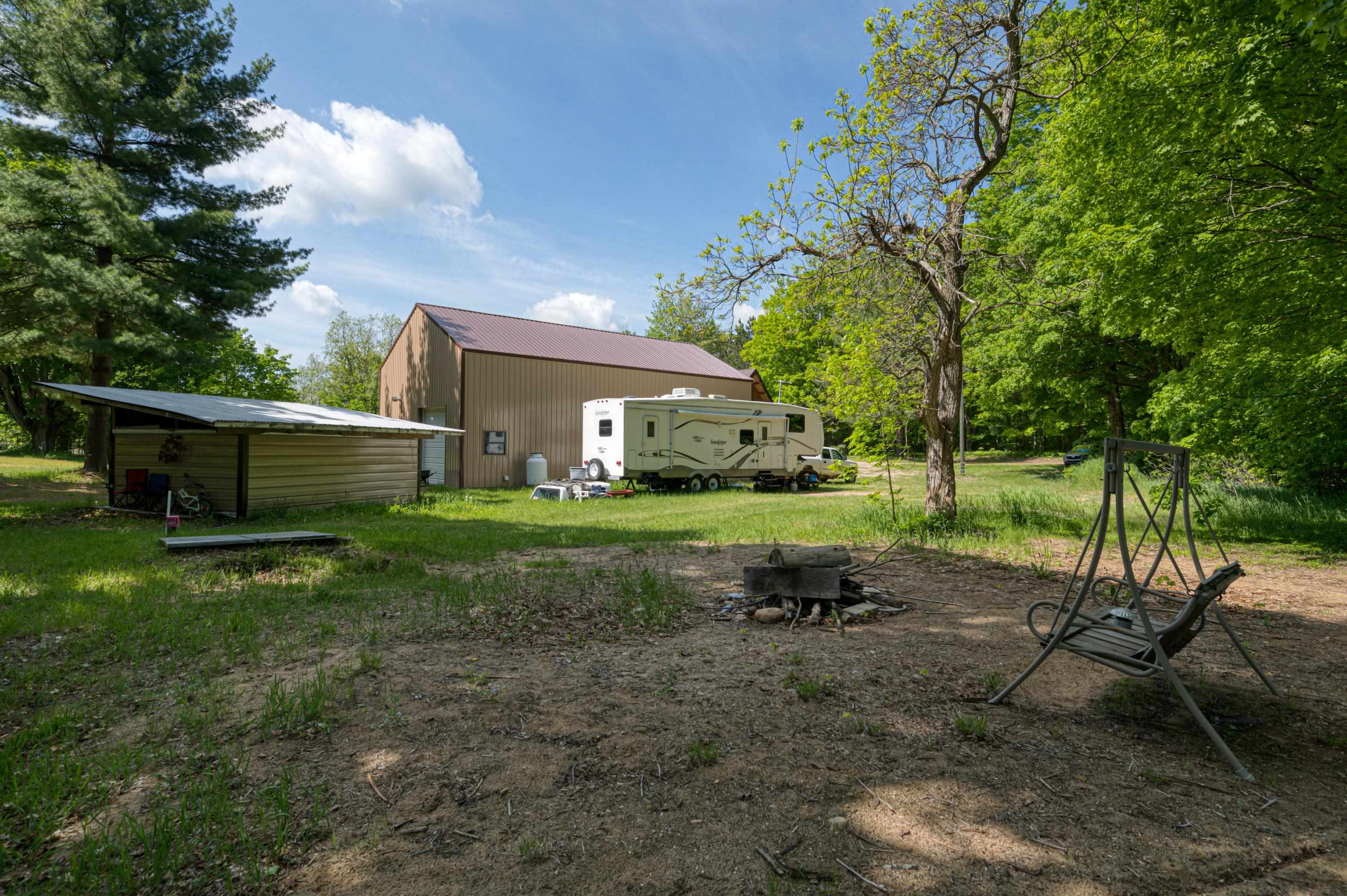 Photo 55 of 67 of 264 SE W Sharon Road house