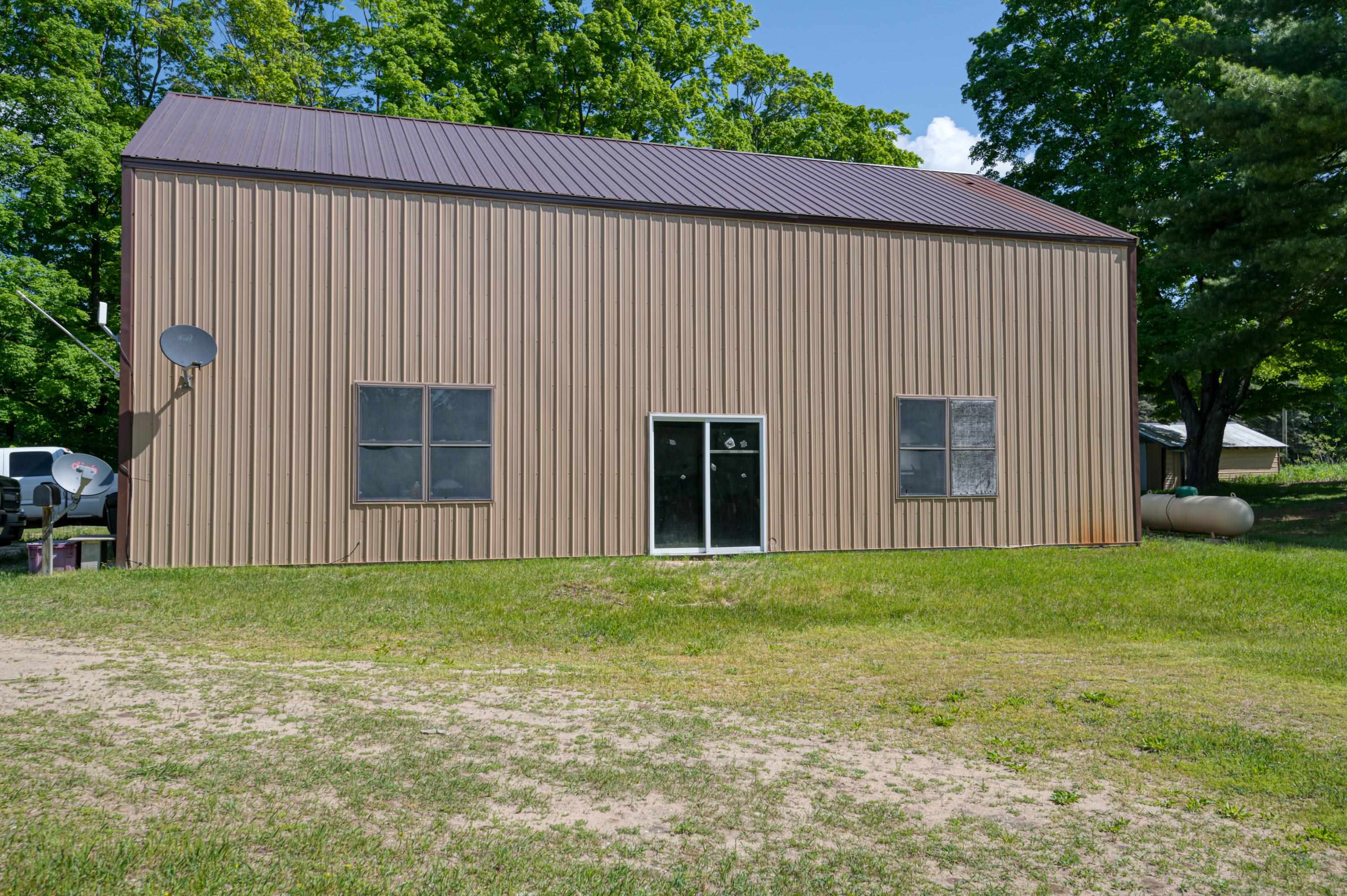Photo 48 of 67 of 264 SE W Sharon Road house