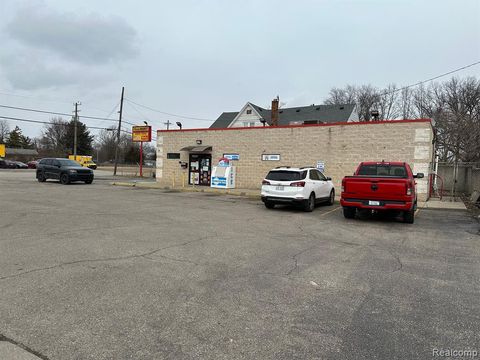 3116 E 9 MILE Road Warren City MI 48091