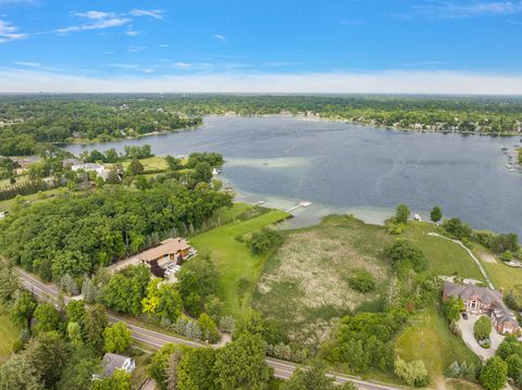 A home in West Bloomfield Twp