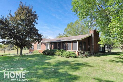 A home in Woodhull Twp