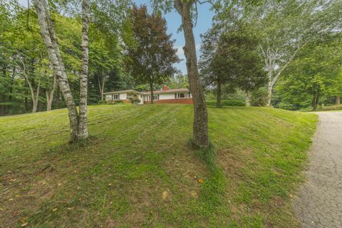 A home in Groveland Twp