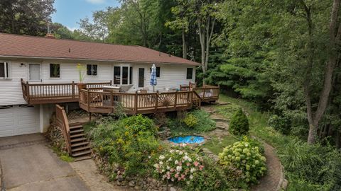 A home in Groveland Twp