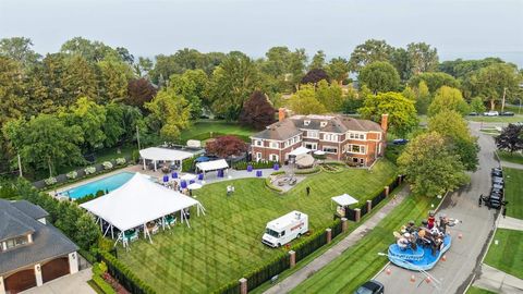 A home in Grosse Pointe Park