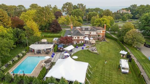 A home in Grosse Pointe Park