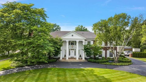 A home in Grosse Pointe Park