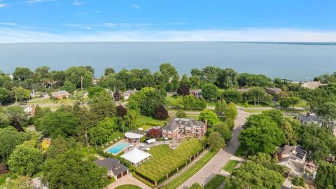 A home in Grosse Pointe Park