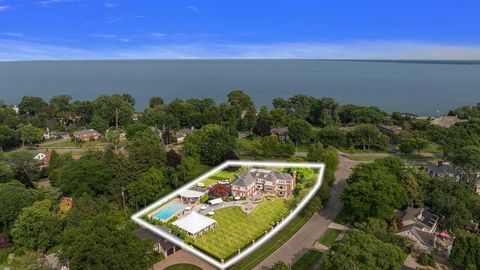 A home in Grosse Pointe Park